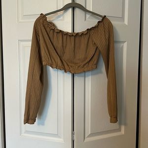 Off shoulder long sleeve crop top